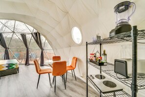 Apartment (0 Bedroom) | Interior - 'star View Dome' Broken Bow Gem: Hot Tub & Deck! (Broken Bow)