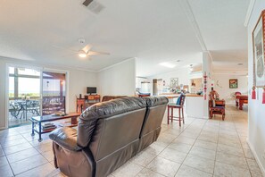Talo (4 Bedrooms) | Sisätilat