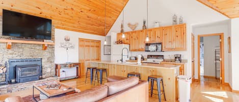 House (2 Bedrooms) | Interior