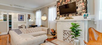 Lovely Mobile Home w/ Smart TV: 2 Mi to Downtown!