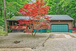 Exterior - Fort Sassafras: Lake Michigan Beach Access, Private Hot Tub, Fire Pit, Deck (Fennville)