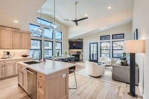 Condo, 3 Bedrooms | Private kitchen | Fridge, oven, coffee/tea maker, electric kettle