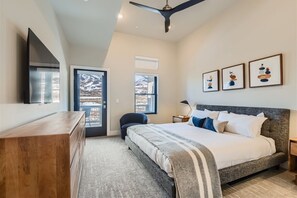 Apartamento, 3 habitaciones | 3 dormitorios, tabla de planchar con plancha, wifi gratis