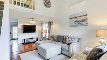 House (3 Bedrooms) | Front of property