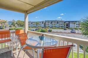 Interior - Steps to Sea! Snowbird Gem w/ Pool in Myrtle Beach (Myrtle Beach)