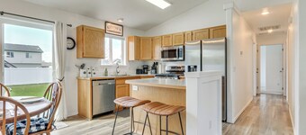 Charming Home w/ Patio: 3 Mi to Hayden Lake!