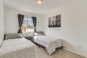 Interior - Charming Home w/ Patio: 3 Mi to Hayden Lake! (Hayden)