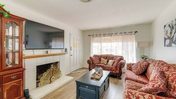 House (2 Bedrooms) | Interior