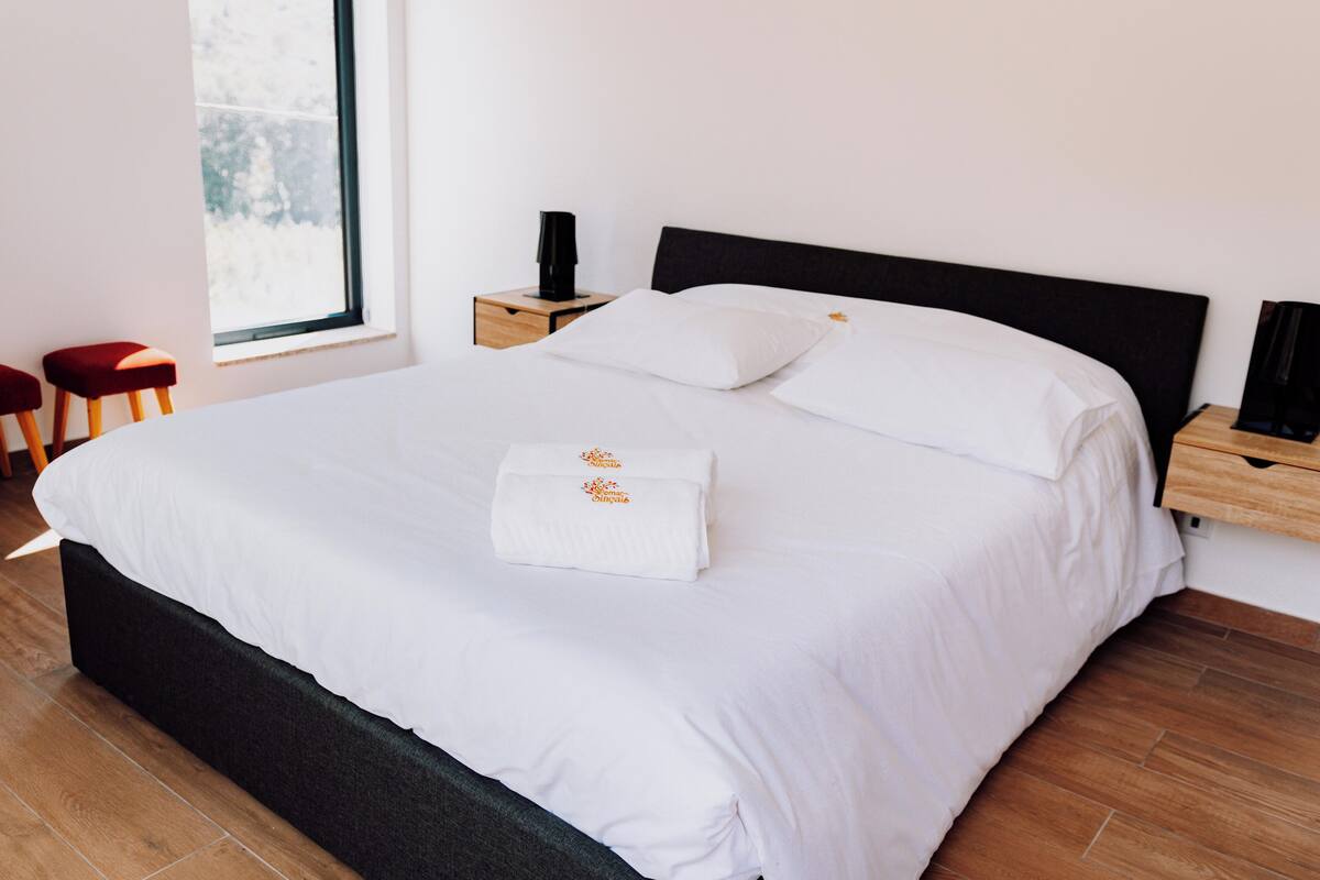 Soundproofing, WiFi (free), bed sheets
