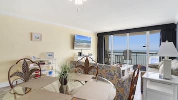 Condo, 1 Bedroom | Interior