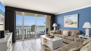 Condo, 1 Bedroom | Living area