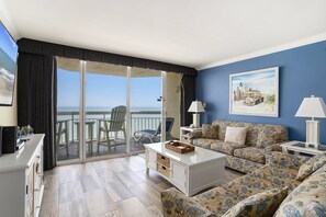 Condo, 1 Bedroom | Living area