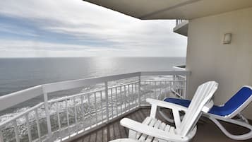 Condo, 1 Bedroom | Property grounds