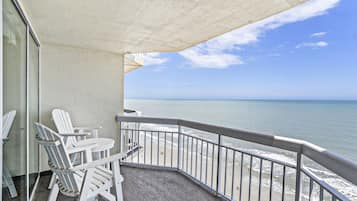 Condo, 1 Bedroom | Property grounds