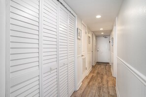 Condo, 2 Bedrooms | Interior