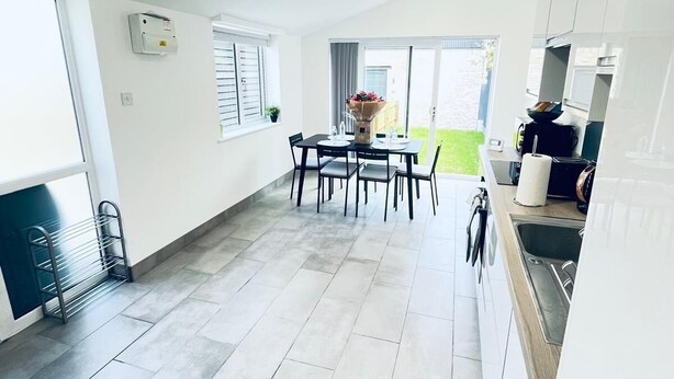Rumah | Dapur pribadi | Lemari es, microwave, oven, dan kompor