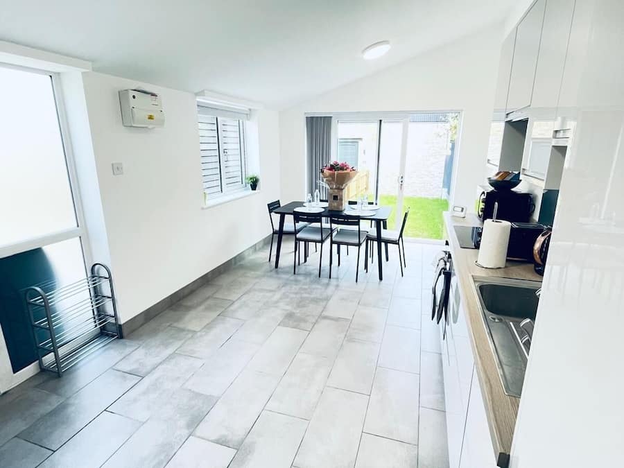 Hus | Eget kök | Kylskåp, mikrovågsugn, ugn och spishäll