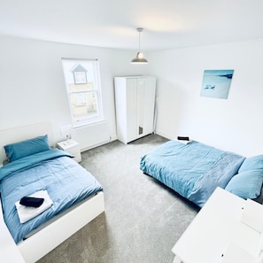House | 2 bedrooms, iron/ironing board, free WiFi, bed sheets
