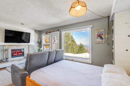 Picturesque Mt Spokane Condo Near Skiing & Biking!