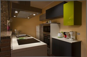 Microwave, oven, dishwasher - A farmhouse in a large forest on a mountain with an immense view around it. (Città della Pieve)