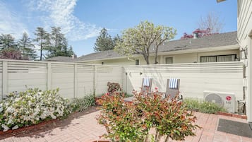 Apartment (0 Bedroom) | Interior