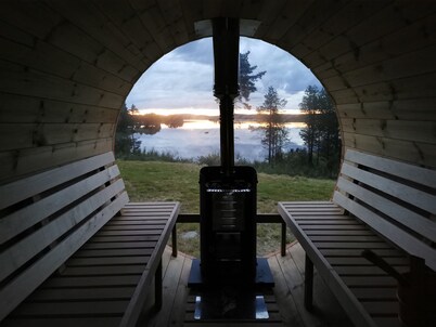 Villa Björklund mit Seeblick in der Natur