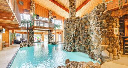 Bloomfield Retreat w/ Pool: 6 Mi to Riverside Park