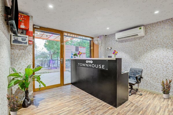 Reception - Super Collection O Siddharth Corporate (Gandhinagar)