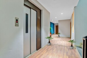 Lobby - Super Collection O Siddharth Corporate (Gandhinagar)