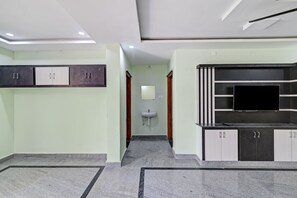 Lobby - OYO PVS Home Stay (Tirupati)