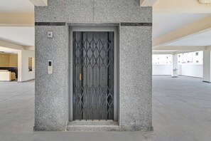 Lobby - OYO PVS Home Stay (Tirupati)