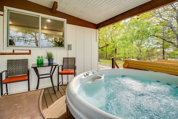 Elizabeth Vacation Rental | 2BR | 2BA | 1,828 Sq Ft | 5 Steps to Access