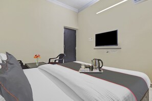 1 bedroom, bed sheets - OYO Flagship D Grand Residency (Hyderabad)