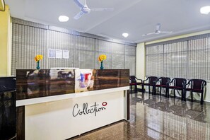 Reception - OYO Flagship D Grand Residency (Hyderabad)