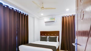 Classic Room - Super Collection O Hotel Green Majestic (Hyderabad)