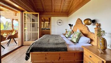 5 bedrooms, iron/ironing board, bed sheets