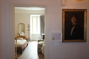 Family Room | In-room safe, blackout drapes, cribs/infant beds, free WiFi - LA DIMORA DI B.CAIROLI (Ovada)