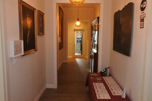 บริเวณประตูทางเข้า