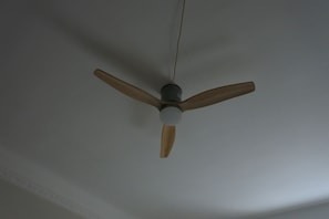 Habitación familiar | Caja fuerte, cortinas opacas, cunas (de pago) y wifi gratis