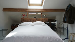 1 chambre, fer et planche à repasser, Wi-Fi gratuit, draps fournis