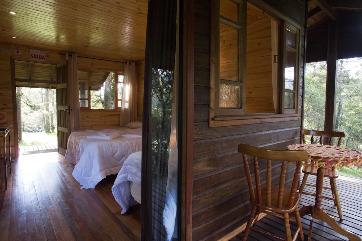 1 quarto, quartos à prova de som, Wi-Fi de cortesia, roupa de cama