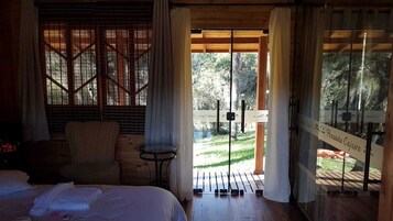 Cabaña superior, vistas al jardín | 1 dormitorio, sistema de insonorización, wifi gratis y ropa de cama