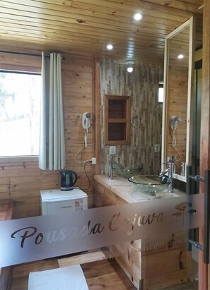 Deluxe Cabin, Garden View | 1 bedroom, free WiFi, bed sheets