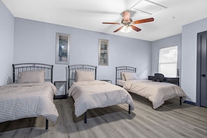 4 bedrooms, free WiFi, bed sheets
