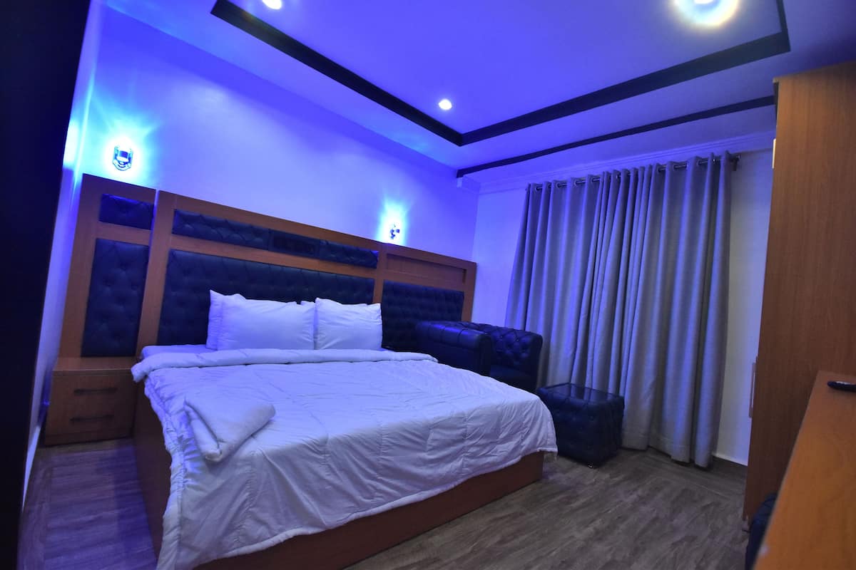 Phòng đôi Tiêu chuẩn, quang cảnh núi | Bộ đồ giường cao cấp, chăn bông, bàn 