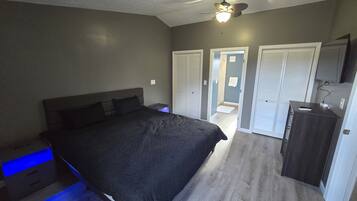 2 chambres, coffres-forts dans les chambres, bureau, Wi-Fi gratuit