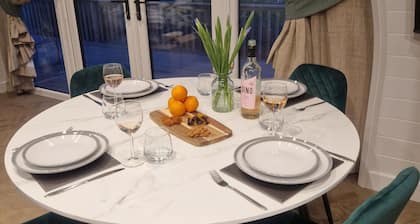 Bromach Lodge - Luxury Glamping. Sleeps up to 6. Gorgeous Sea Views along NC500