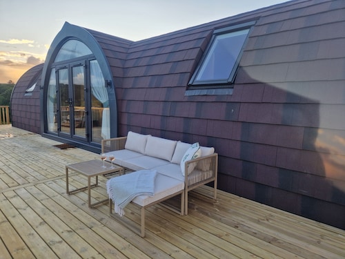 Bromach Lodge - Luxury Glamping. Sleeps up to 6. Gorgeous Sea Views  along NC500