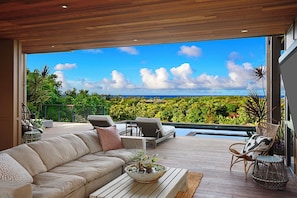 Terrace/patio - Luxury Kukui’ula 4 master suites (Koloa)