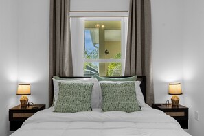 3 bedrooms, iron/ironing board, WiFi, bed sheets - Great 3 bed/2 bath condo 8 minutes from Disney! (Kissimmee)